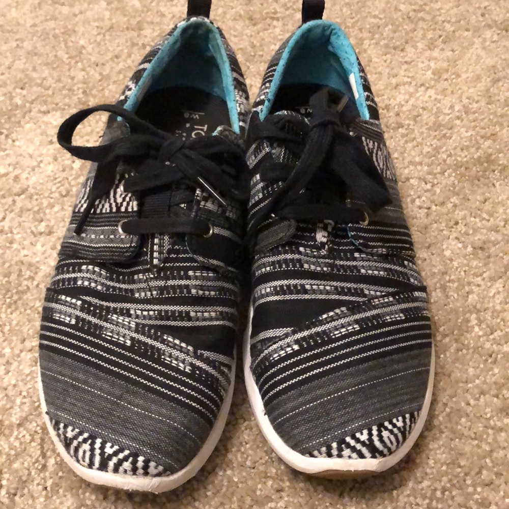 Toms sneakers